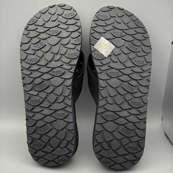 Flojos men’s black cushioned flip flops size 9.  New without tags. - Picture 5 of 5